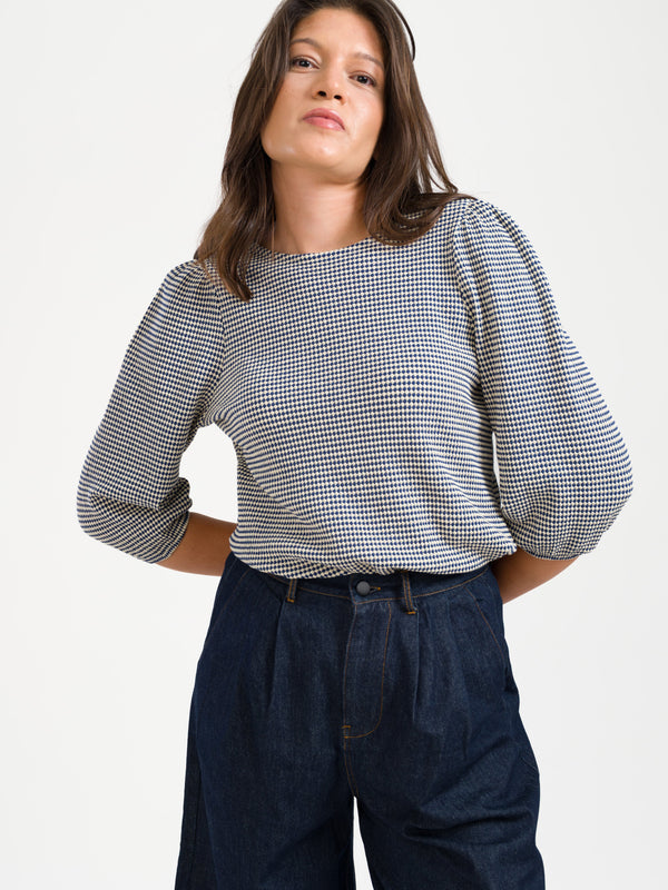 Tops & T-shirts